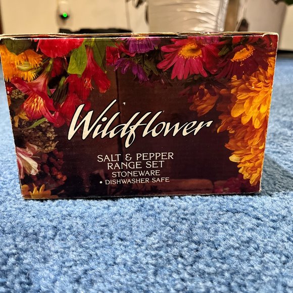 wildflower salt and pepper set - Picture 7 of 8